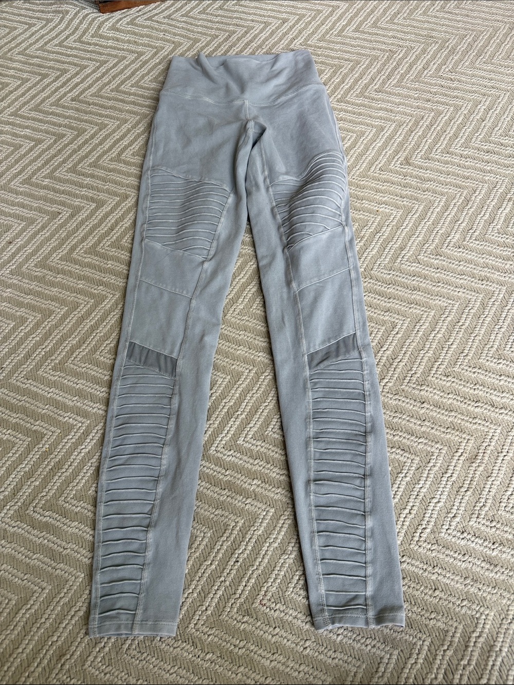 ALO size  XS leggings